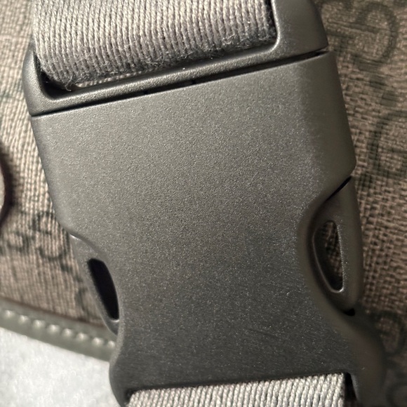 Gucci GG Supreme Small Belt Bag (Convertible Crossbody) - Picture 11 of 15